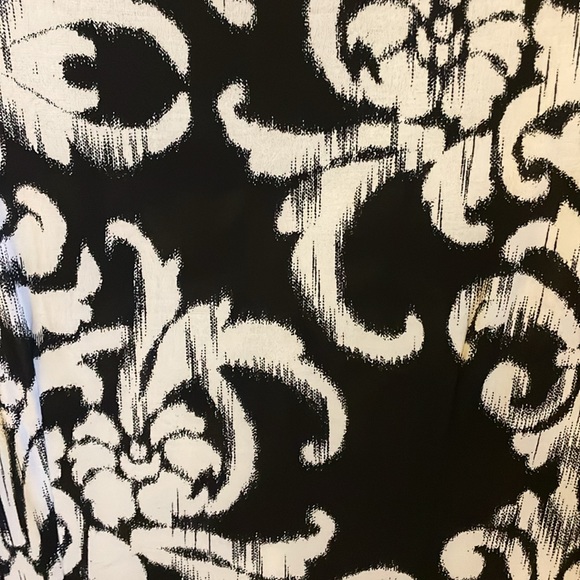 Connected Apparel Black and Cream Dress/Size 8 - Picture 3 of 6